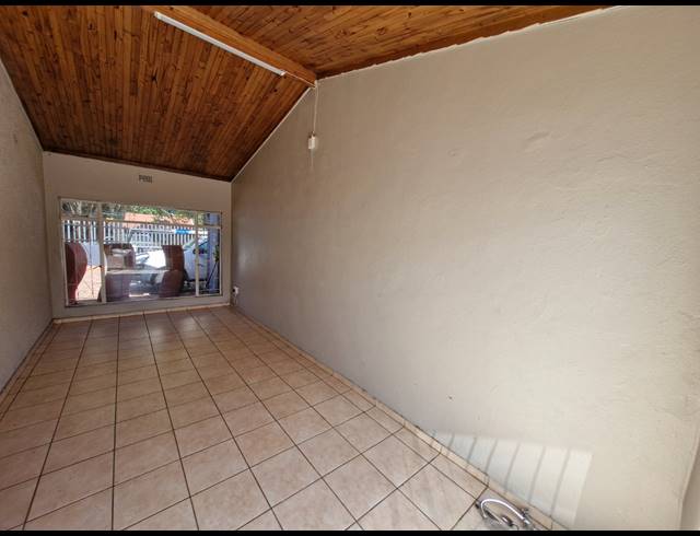 991M² OFFICE TO LET IN RAVENSWOOD